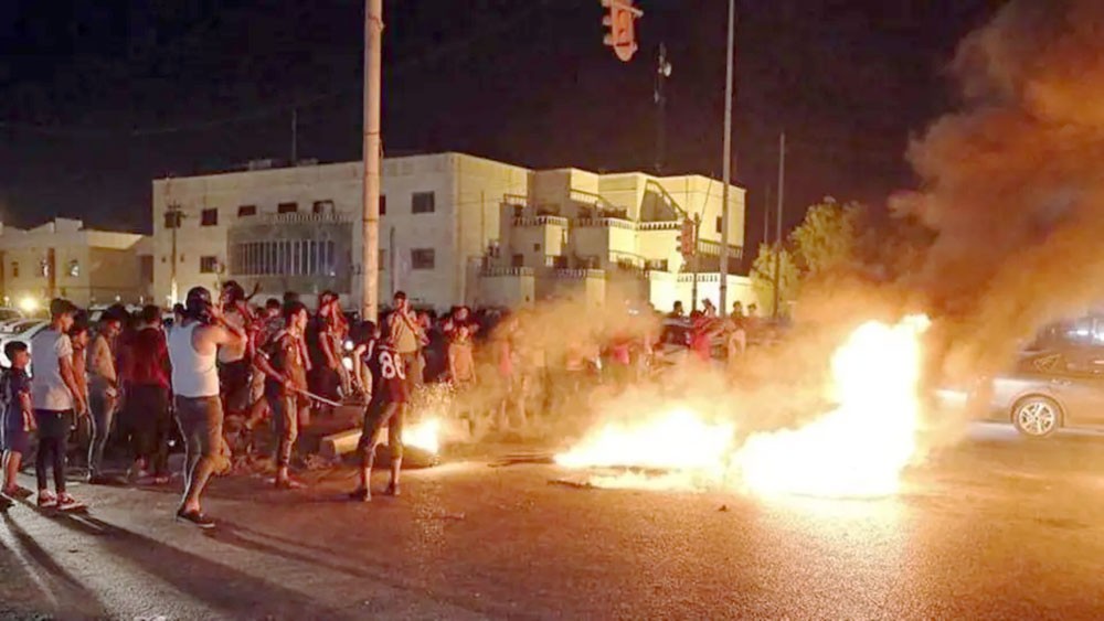 "إن غطيت تظاهرات البصرة تسجن".. قائد العمليات يوضح