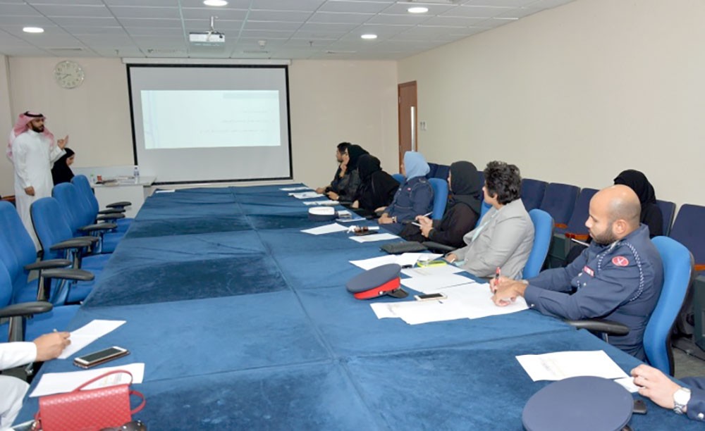 وفد من وزارة الداخلية يطلع على قوانين وأنظمة ديوان الخدمة المدنية