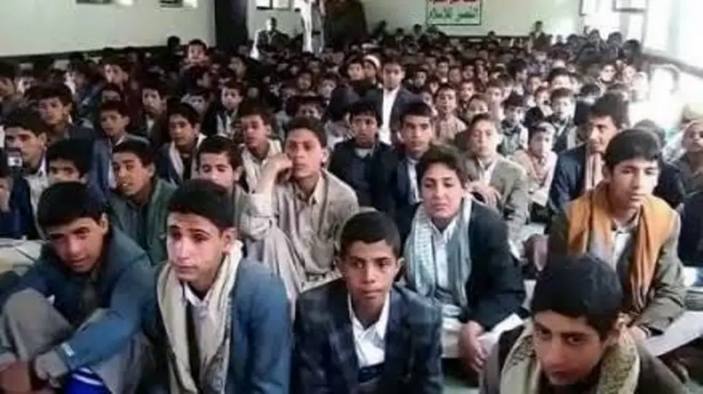 معسكرات طائفية حوثية لضم الأطفال لصفوف القتال