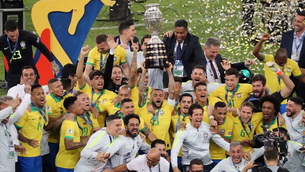 البرازيل تتوج بكوبا أميركا بعد غياب دام 12 عاماً