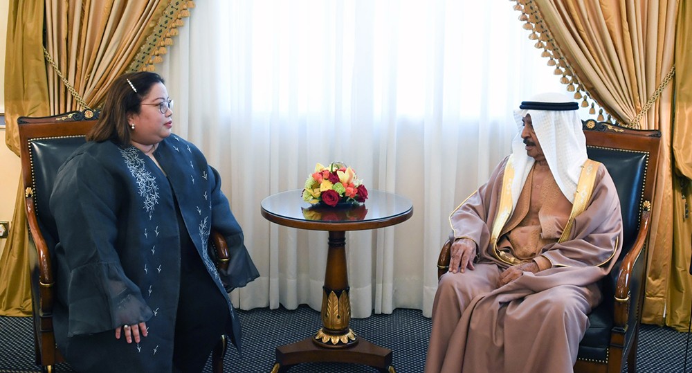سمو رئيس الوزراء يستقبل وكيل وزارة الشؤون الخارجية الفلبينية لشؤون العمال المهاجرين