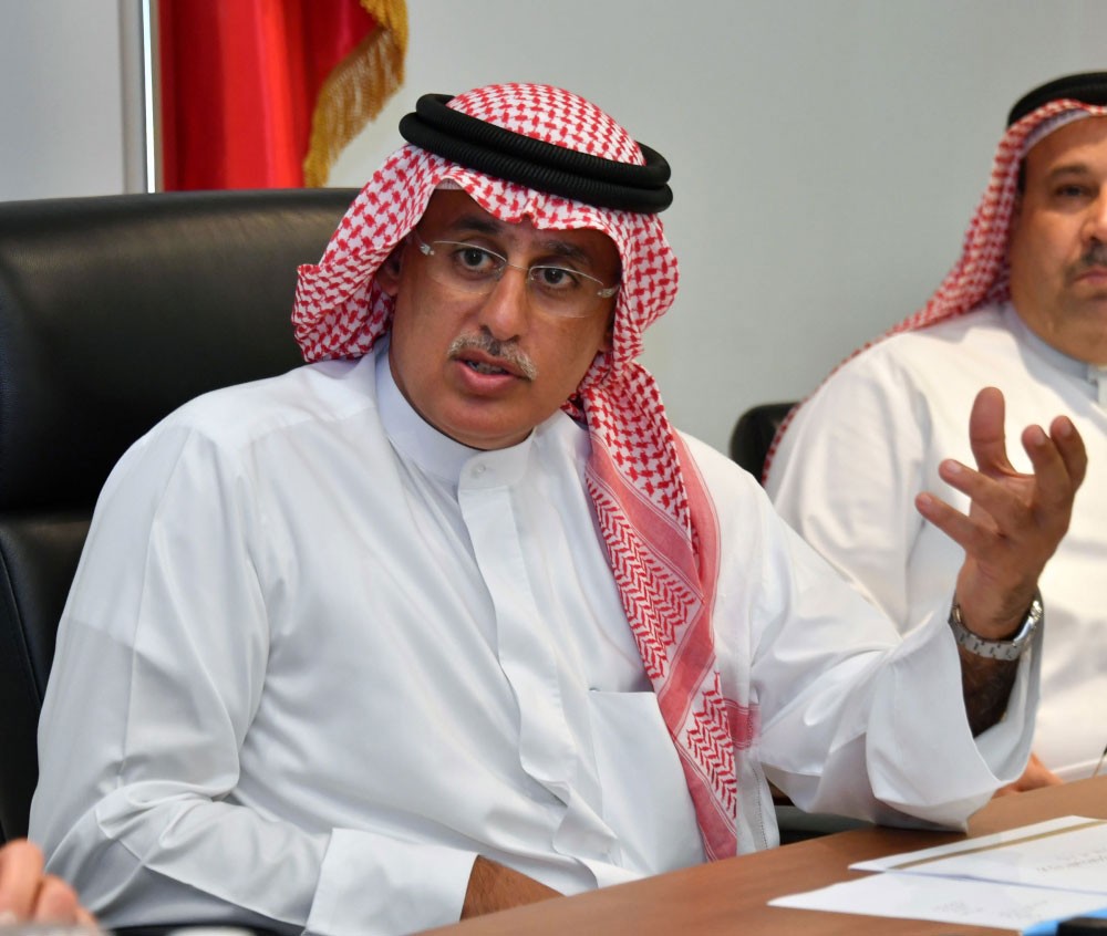 وزير الصناعة يشيد بموافقة سمو رئيس الوزراء على توسيع دائرة الأفضلية للمؤسسات الصغيرة