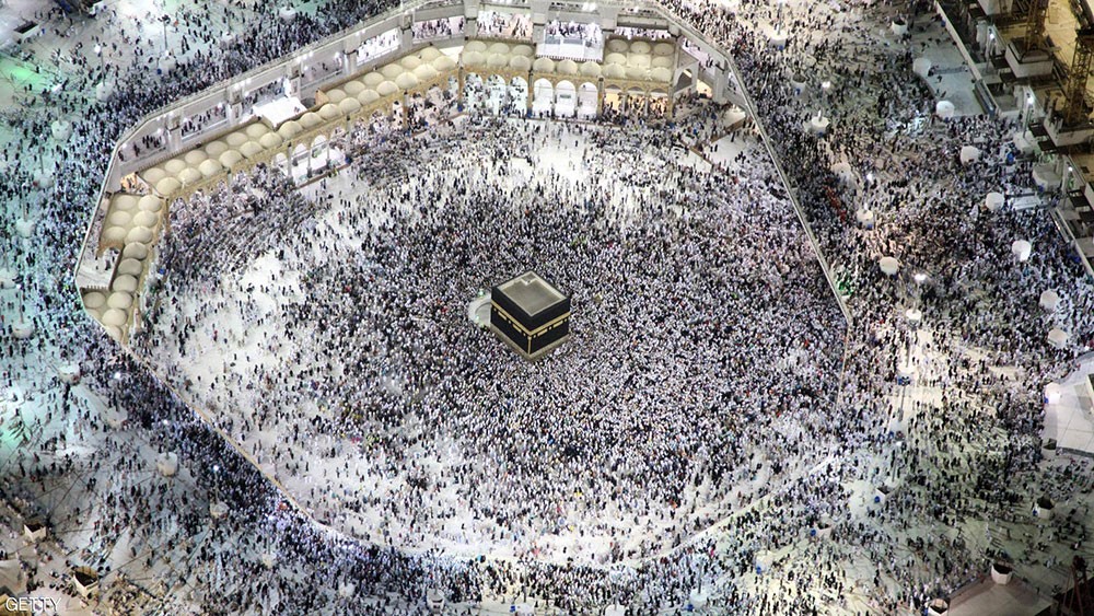  الملك سلمان يوجه باستضافة 1300 حاج وحاجة من 72 دولة