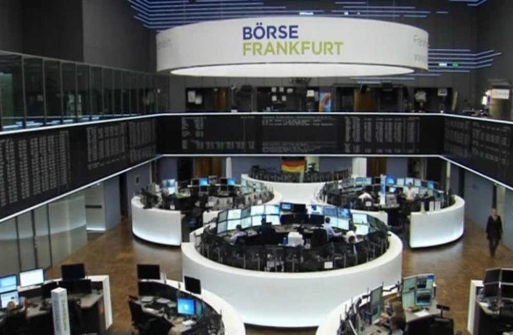 أسهم أوروبا تصعد لأعلى مستوى في أسبوع بدعم من بيربري البريطانية