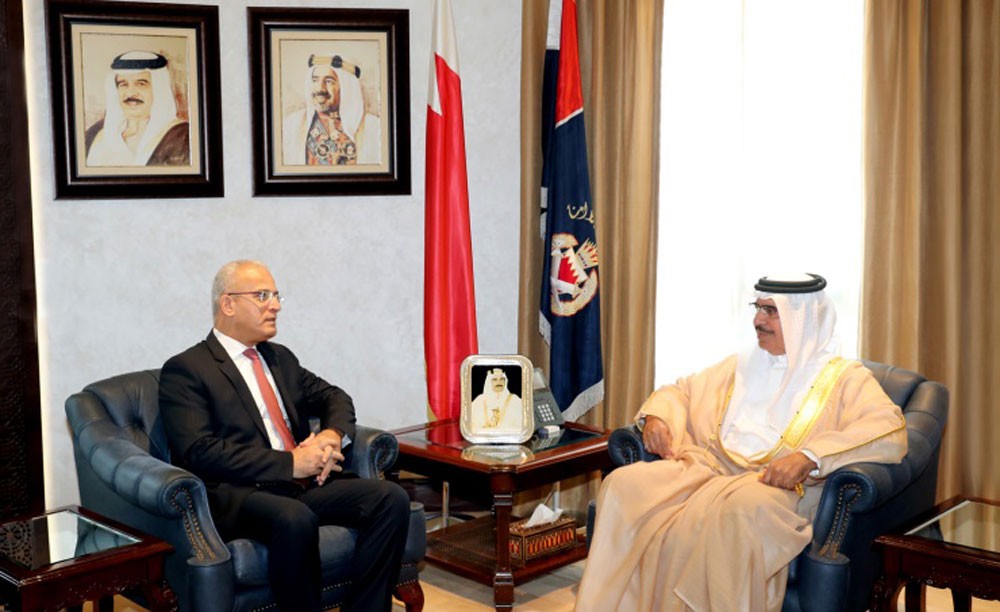 وزير الداخلية يستقبل السفير التونسي الجديد