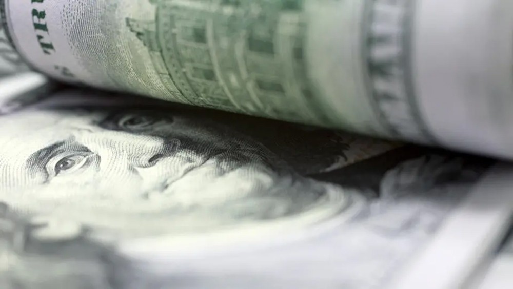 صندوق النقد: الدولار أعلى من قيمته الحقيقية بـ12%