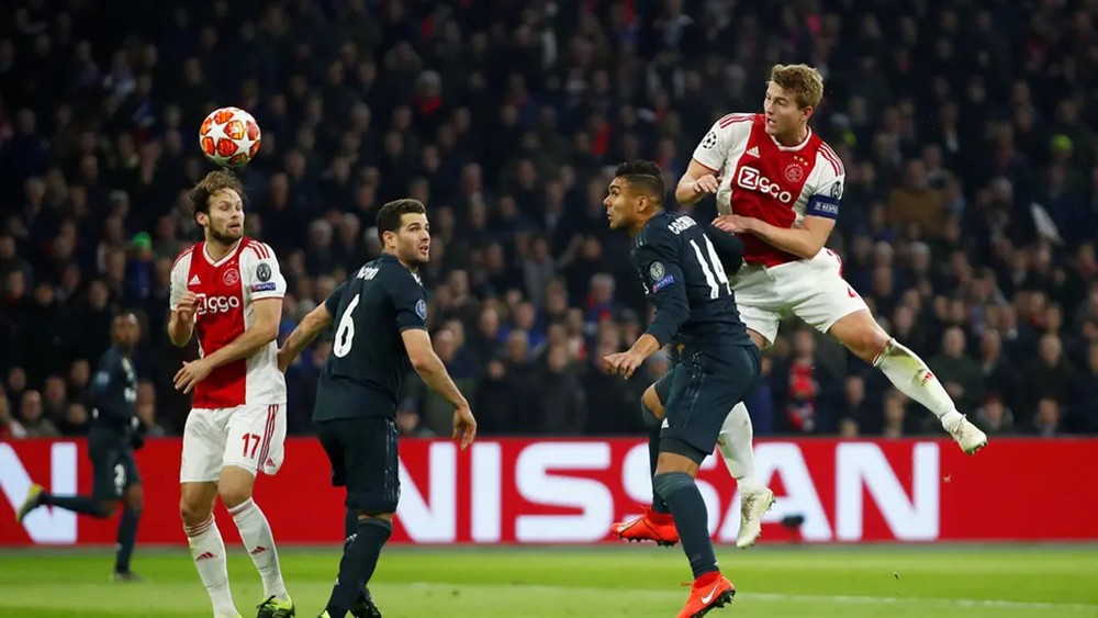 يوفنتوس يضم دي ليخت مقابل 75 مليون يورو