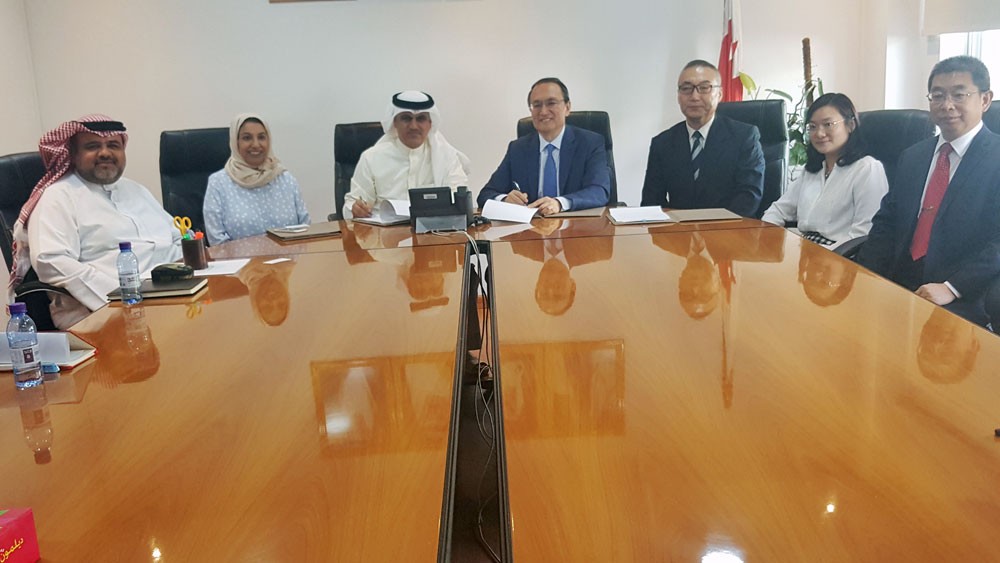 وكيل "الثروة البحرية" يستعرض مع وفد صيني "الاستزراع السمكي"