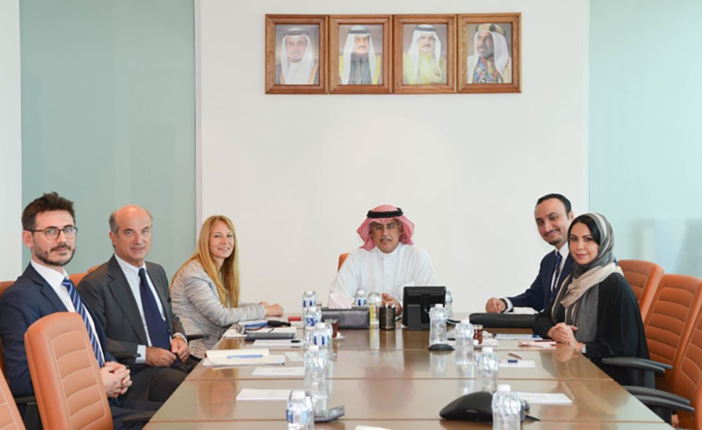 وزير الصناعة يجتمع بــ(SACE) لتقديم الحلول والخدمات الاستشارية العالمية