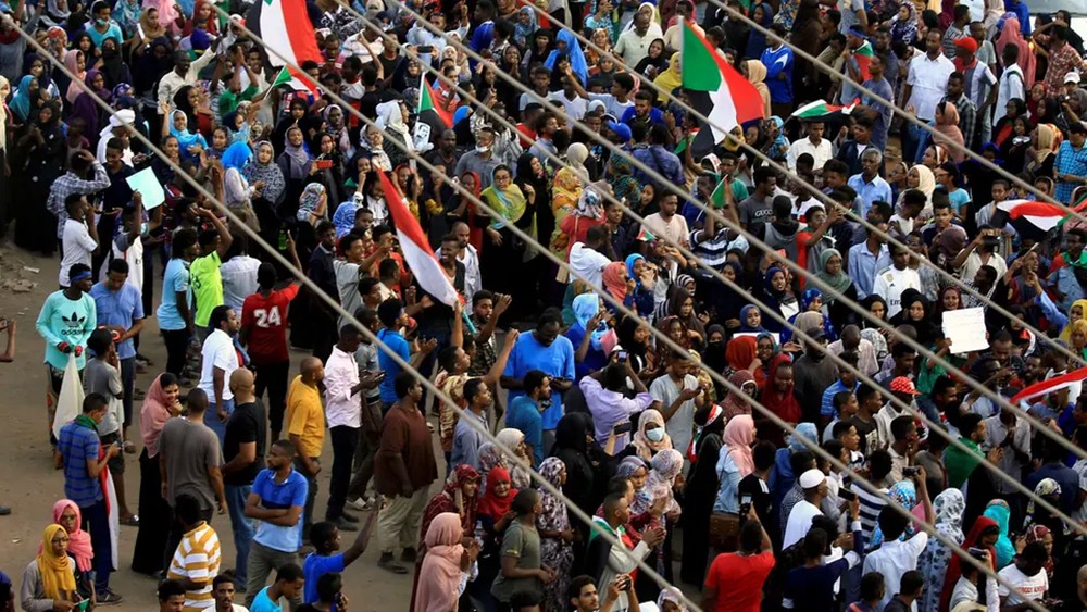 اعتقال 54.. تفاصيل جديدة عن محاولة الانقلاب في السودان