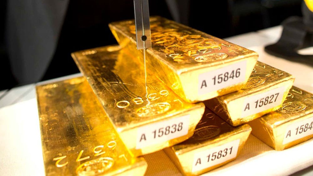 أسعار الذهب تتراجع بفعل ارتفاع الدولار وجني الأرباح