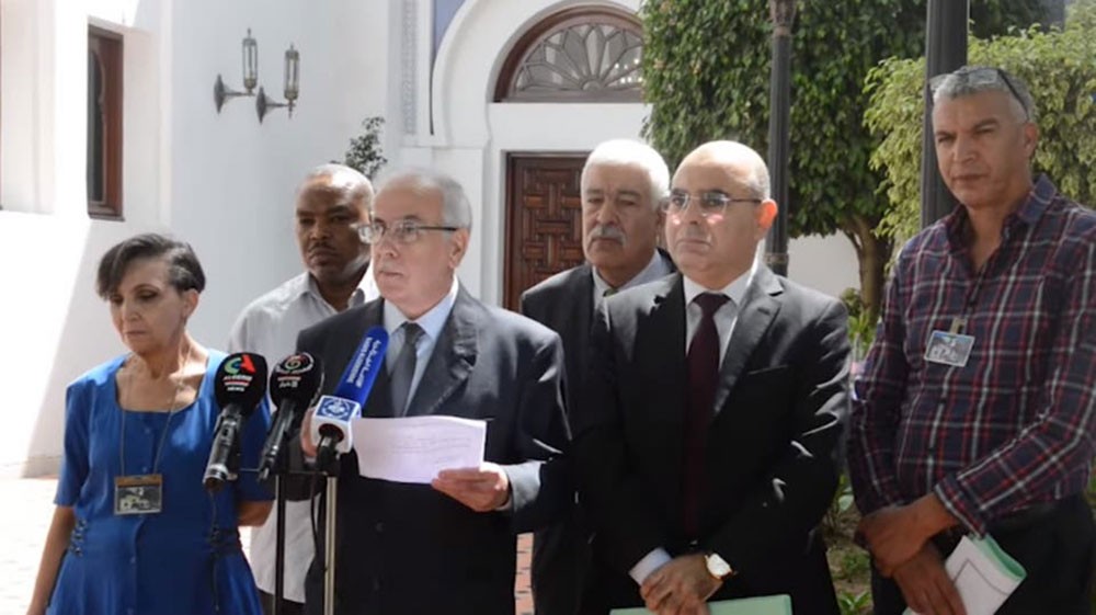 لجنة الحوار الجزائرية تطالب بإطلاق سجناء الحراك