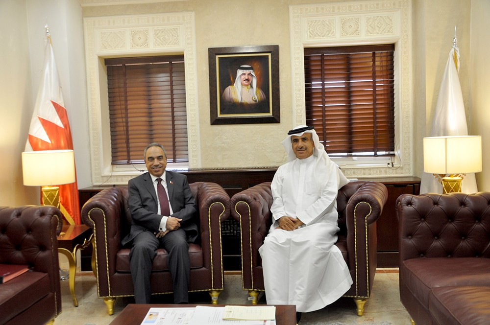 الإسكان والأشغال تبحثان ربط الخدمات في مشاريع مدن البحرين الجديدة