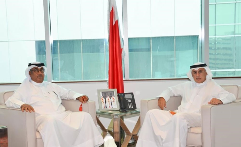 وزير الصناعة يستعرض أوجه التعاون مع السلطتين التشريعية