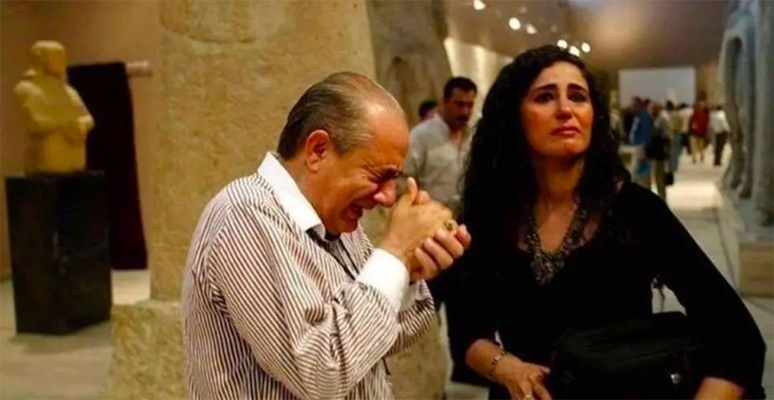 صاحب الصورة المؤثرة بمتحف بغداد: انهرت باكيا لهذا السبب