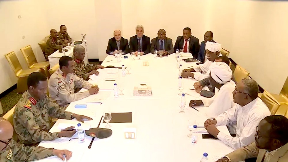 السودان.. تأجيل التفاوض المرتقب بين "الانتقالي" و"التغيير"