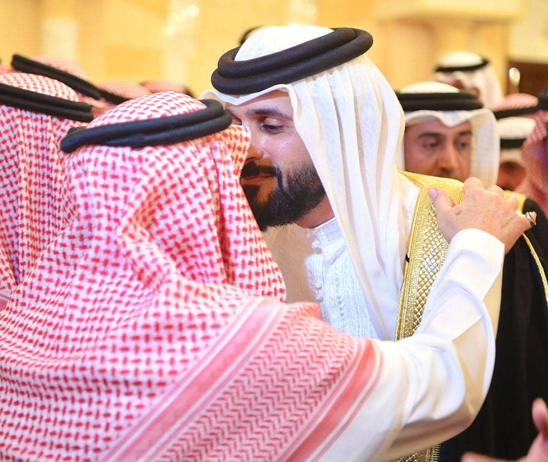 سمو رئيس الحرس الوطني وسمو الشيخ ناصر بن حمد يقدمان تعازي جلالته لأمير الرياض