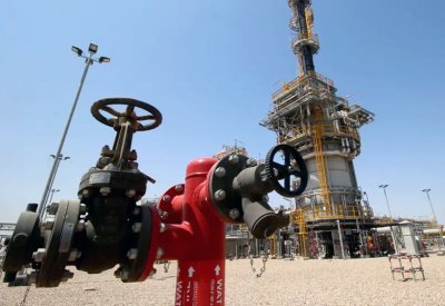 العراق والكويت يوقعان عقداً نفطياً مع شركة بريطانية