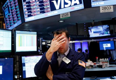 برنت ينهي الأسبوع على تراجع بأكثر من 2.5%
