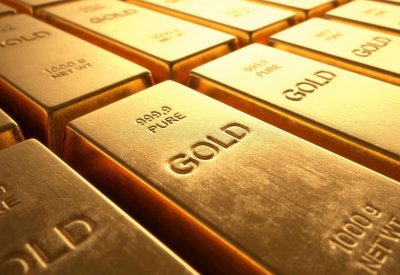  توترات التجارة وهبوط الدولار يصعدان بأسعار الذهب لذروتها منذ 2013