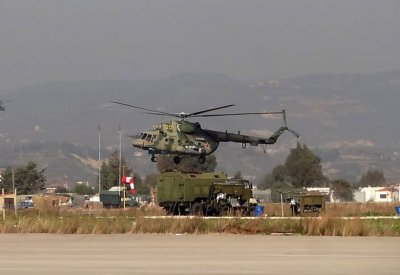 خسائر بشرية ومادية في استهداف قاعدة حميميم بقذائف صاروخية
