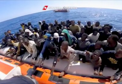 البحرية المغربية تنقذ 424 مهاجراً في المتوسط