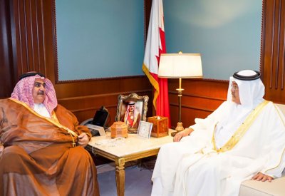 وزير الخارجية يستقبل رئيس مجلس أمناء مركز الملك حمد للتعايش