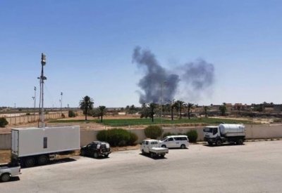 ليبيا.. الجيش يدمّر طائرة مقاتلة على مدرج مطار مصراتة