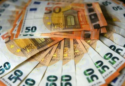  مجهول يوزع 200 ألف يورو نقدا لجمعيات خيرية بألمانيا