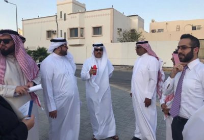 وكيل الأشغال يبحث احتياجات (عاشرة الشمالية) من طرق وصرف صحي