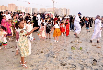 حضور جماهيري غفير لمهرجان يوم التراث "الحية بية"