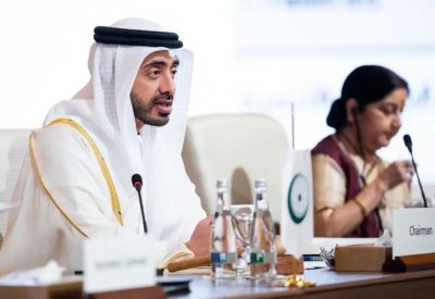 الإمارات تدعو لتوحيد الصف بعدن لمواجهة الحوثي