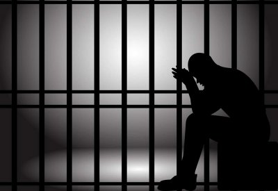 الحبس شهرين والإبعاد لوافد ضرب شقيقين وتسبب لهما بإصابات