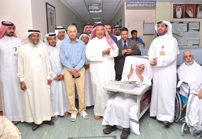 محافظة المحرق تحتفل بعيد الأضحى مع المرضى وكبار السن