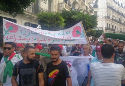 الجزائر.. مظاهرات جديدة تطالب برحيل رموز نظام بوتفليقة