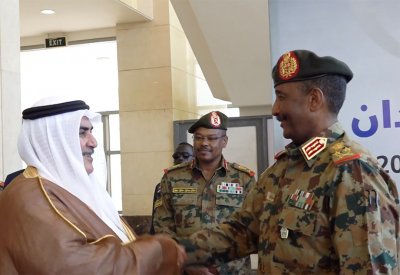 وزير الخارجية يشارك في حفل إبرام وثائق الانتقال للسلطة المدنية في جمهورية السودان الشقيقة