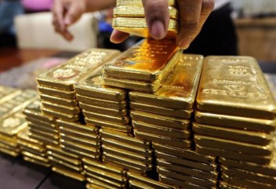 الذهب يهبط 1% دون 1500 دولار مع انتعاش الشهية للمخاطرة