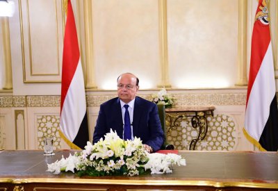 هادي يدعو لإفشال كل ما يحرف البوصلة عن مواجهة تهديد إيران