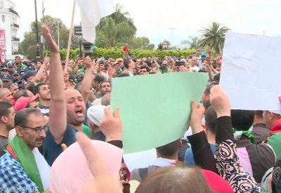  لجنة الحوار: حراك الجزائر متمسك بإجراء انتخابات رئاسية 