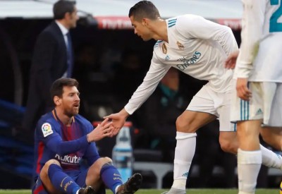 رونالدو: ميسي جعل مني لاعباً أفضل.. ونجاحي يؤلمه