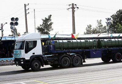 إيران تكشف عن "منظومة صاروخية متنقلة"