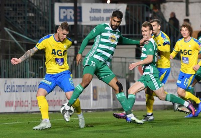 البحريني عبدالله يوسف يدخل التاريخ كأول خليجي يشارك بدوري أبطال أوروبا