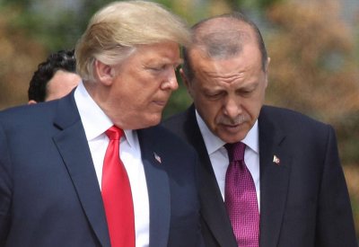  أردوغان يبحث التطورات في سوريا مع ترامب 