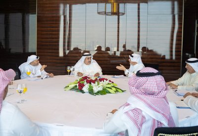 وزير الخارجية يتشاور إزاء أهم القضايا الاقليمية