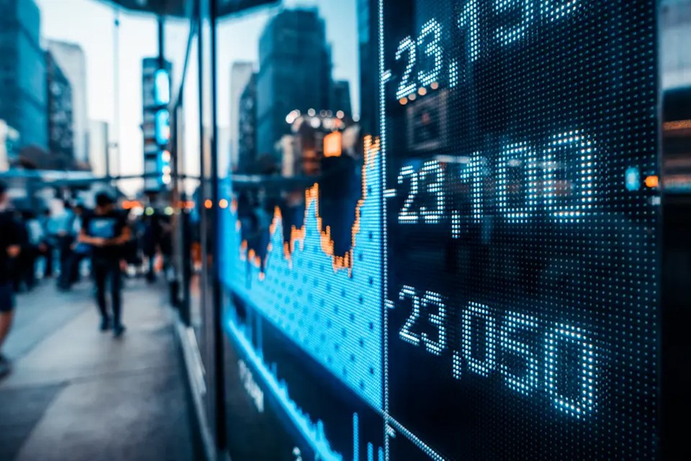 البنوك الخليجية تلحق بخفض الفائدة الأميركية باستثناء الكويت