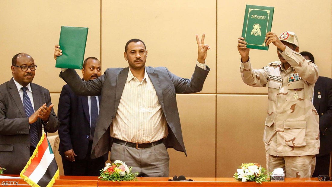  الإعلان الدستوري والدستور الدائم.. ما الفرق؟
