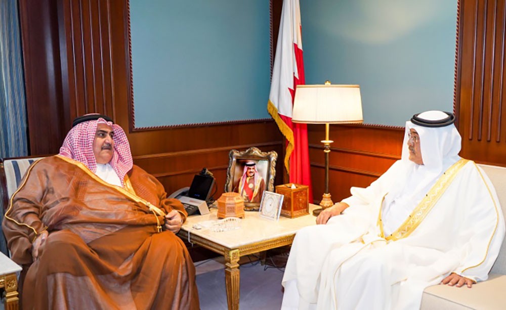 وزير الخارجية يستقبل رئيس مجلس أمناء مركز الملك حمد للتعايش