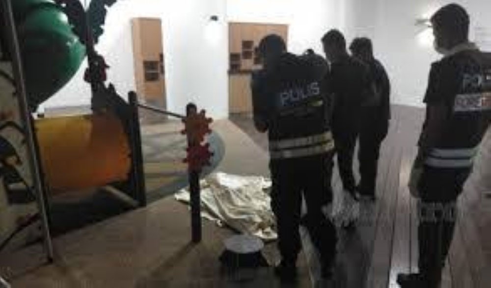 طفل بحريني يلقى حتفه بعد سقوطه من الطابق التاسع