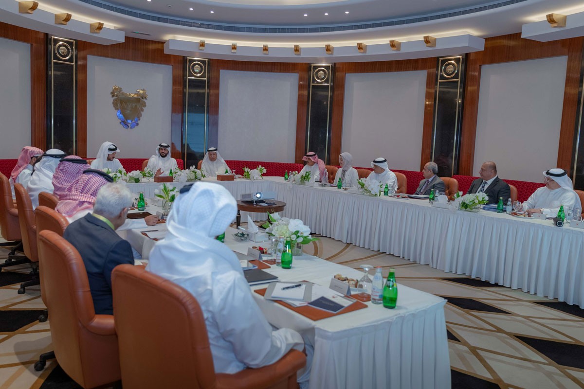ناصر بن حمد: جلالة الملك وجه بحل ملفات ديون الأندية بصورة شاملة