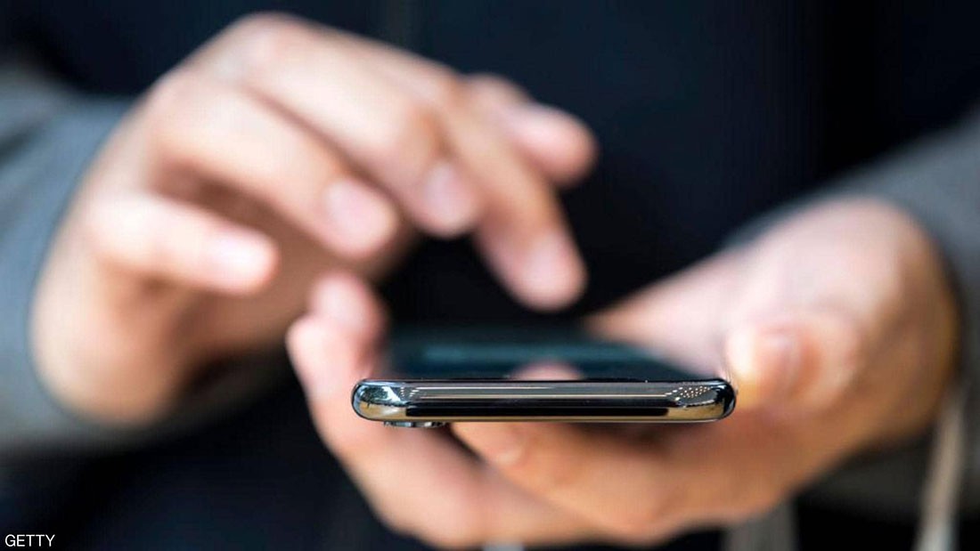  "أبل" تطرح هواتف آيفون تتحدى "القراصنة"